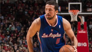 Hedo Turkoglu #8 of the Los Angeles Clippers handling the ball during a game against the Chicago Bulls on January 24, 2014 at the United Center in Chicago, Illinois. NOTE TO USER: User expressly acknowledges and agrees that, by downloading and or using this Photograph, user is consenting to the terms and conditions of the Getty Images License Agreement. Mandatory Copyright Notice: Copyright 2013 NBAE (Photo by Joe Murphy/NBAE via Getty Images)