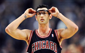 Kirk Hinrich a bien ajusté ses lunettes cette saison...