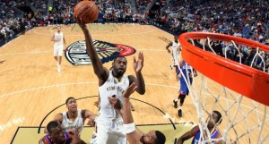NEW ORLEANS, LA - NOVEMBER 16: Tyreke Evans #1 of the New Orleans Pelicans drives to the basket against the Philadelphia 76ers on November 16, 2013 at the New Orleans Arena in New Orleans, Louisiana. NOTE TO USER: User expressly acknowledges and agrees that, by downloading and or using this Photograph, user is consenting to the terms and conditions of the Getty Images License Agreement. Mandatory Copyright Notice: Copyright 2013 NBAE (Photo by Layne Murdoch/NBAE via Getty Images)